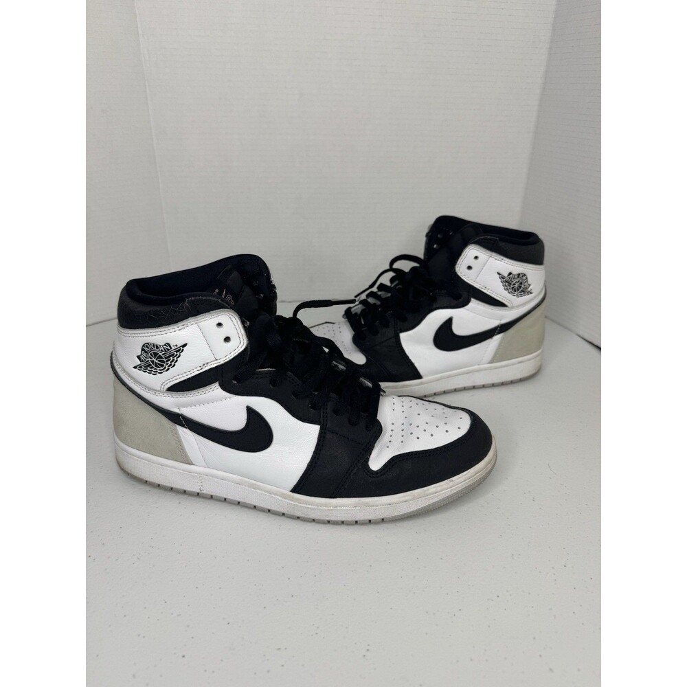 Nike Air Jordan 1 Retro High OG Shoes Mens Size 11 Black Grey Leather 555088-108